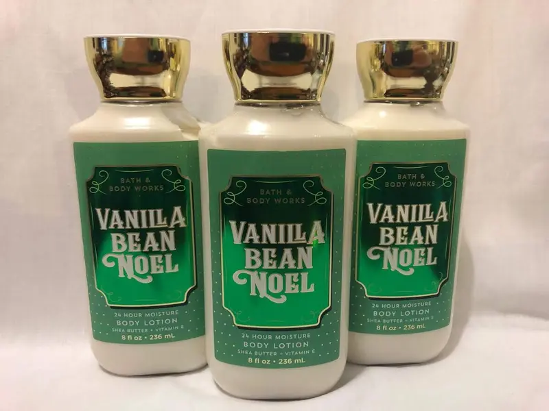 Bath & Body Works Traditions de Noël 2019 – Coffret Vanilla Bean Noel, 3 Laits Corporels, 8 oz chacun