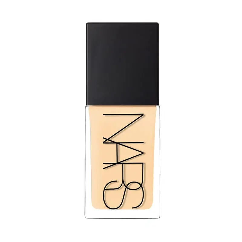 Fond de teint à reflets lumineux L4 Deauville par NARS – 30 ml, peau claire