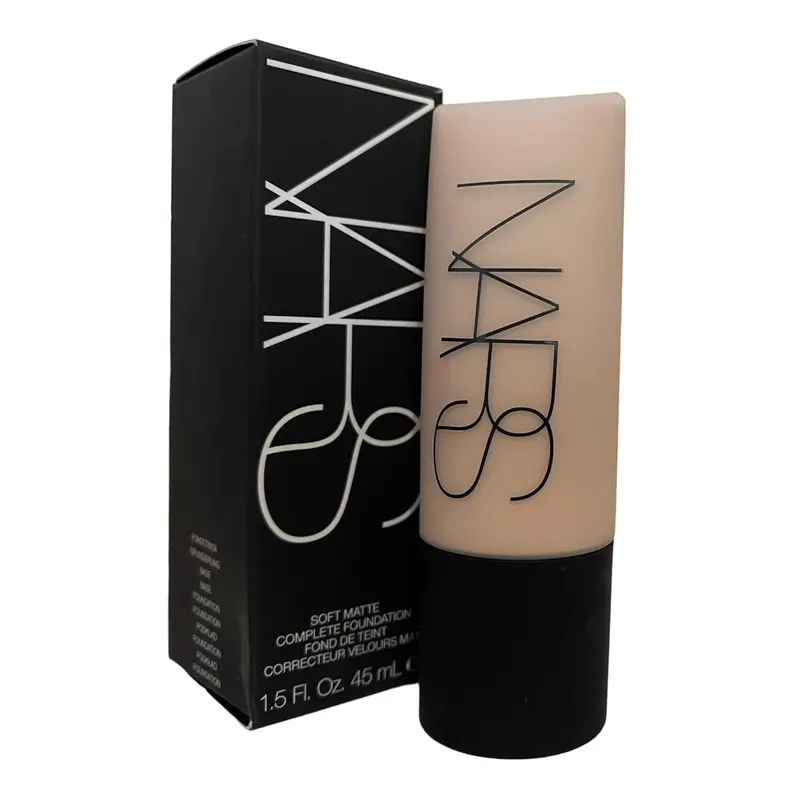 Fond de teint NARS Soft Matte Complete - Couleur fidèle et tenue jusqu'à 16 h