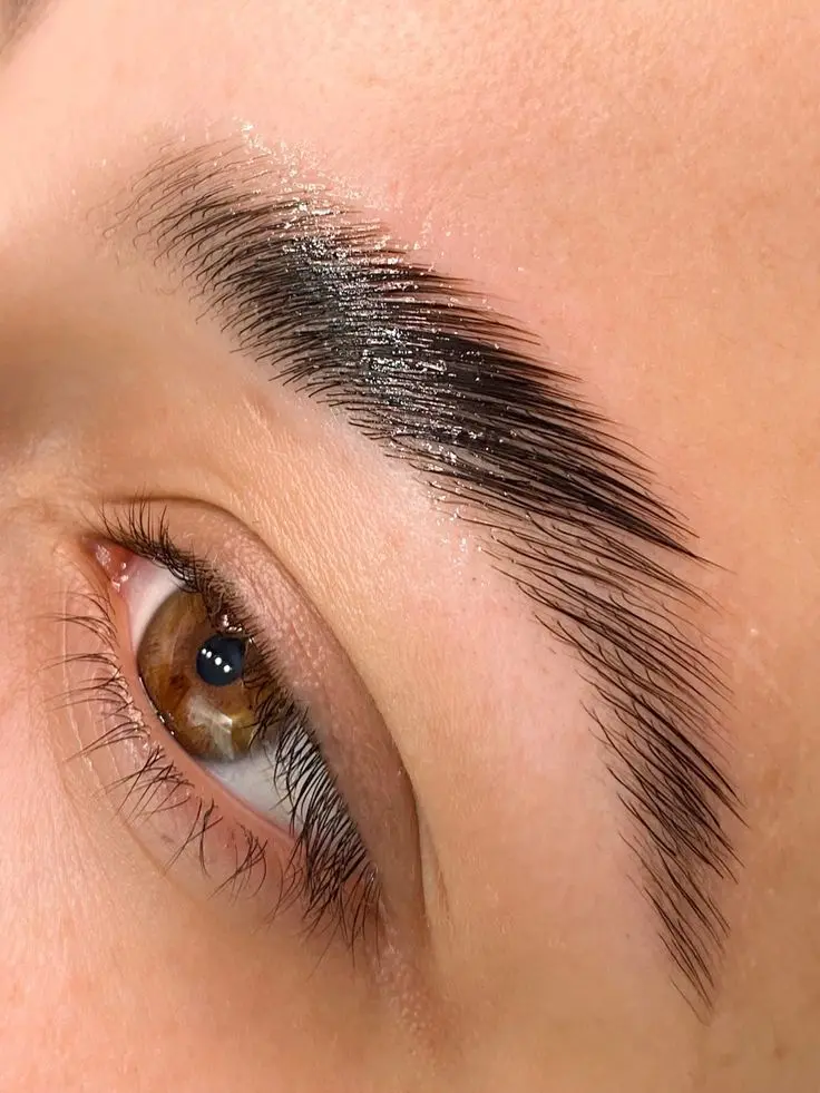 Formation "Réaliser une prestation de rehaussement de cils et de sourcils"
