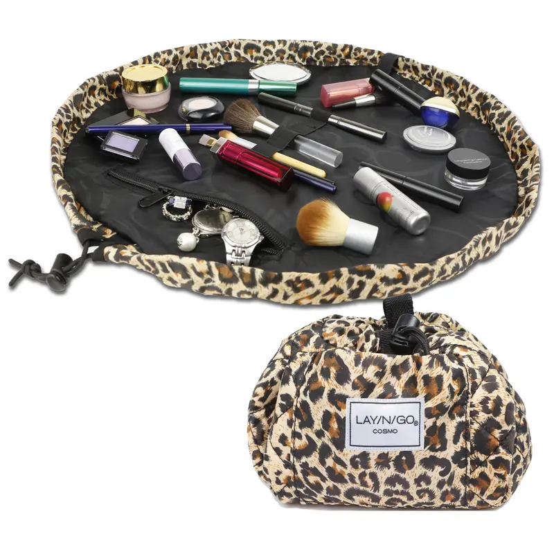 Lay-n-Go Cosmo – Trousse maquillage 22 pouces Léopard, pliable à plat, fermeture à cordon et poche zippée