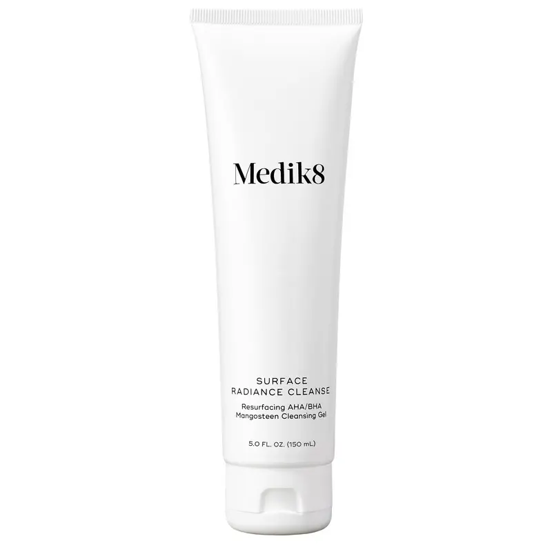 Medik8 Surface Radiance Cleanse – Nettoyant visage quotidien AHA/BHA, mousse légère et exfoliante – Anti-âge – 5.0 oz
