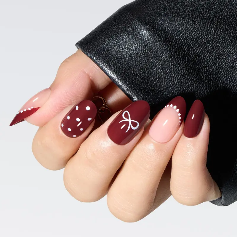 Modelones Ongles Autocollants Rouge Amande — Bout Pointillé et Noeud, Kit Réutilisable 32 Pièces
