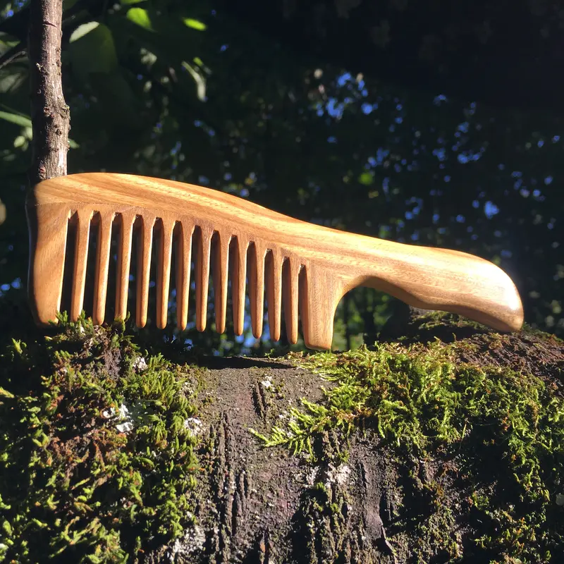 Peigne en bois de santal