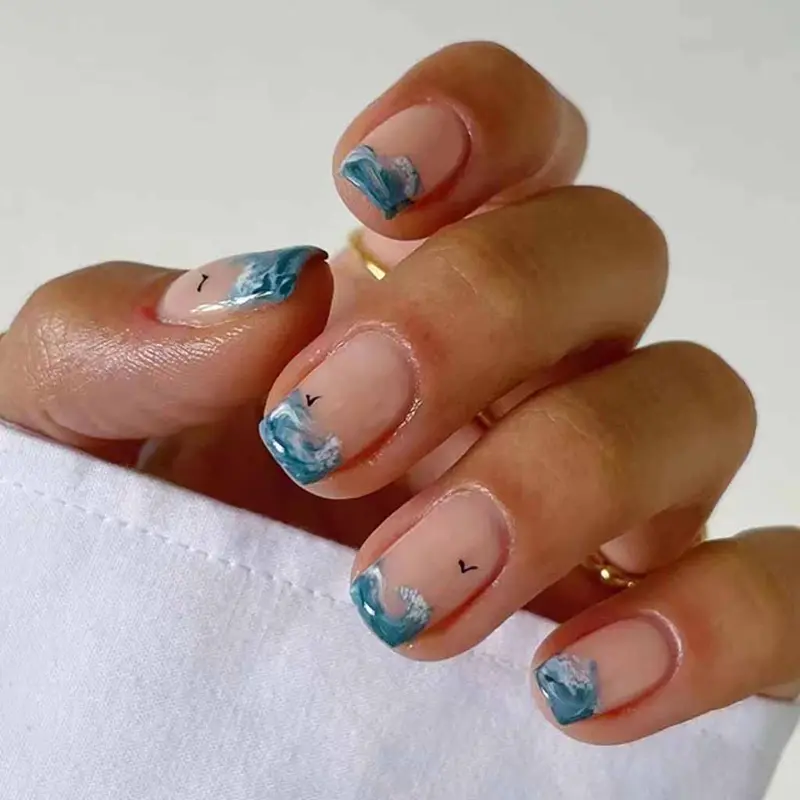 RikView Ongles autocollants courts bleus à vagues – Carrés pour femmes