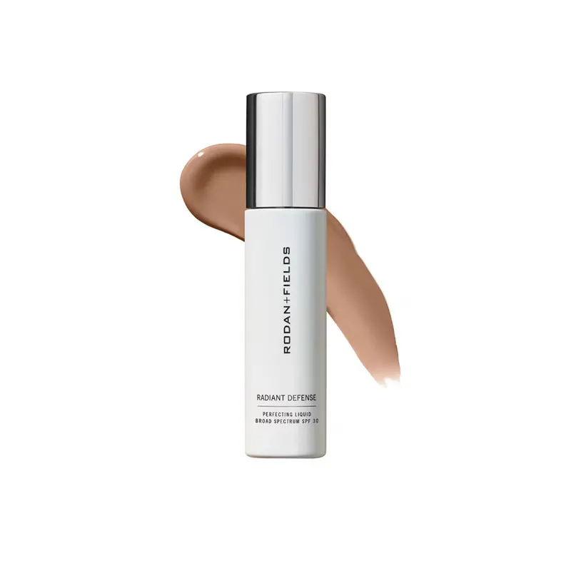 RODAN + FIELDS Radiant Defense – Liquide Perfecteur SPF 30, Teinte Sable, 50 ml, Maquillage Léger et Soin de la Peau