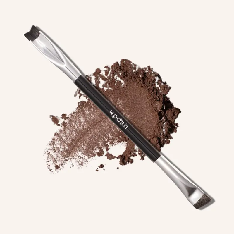 Woosh Corner Brush Eye Stamper – Pinceau double-face pour ombre parfaite et liner précis
